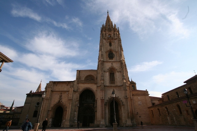 Frontal de la Catedral de Oviedo