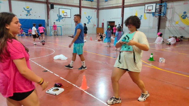  Jogos durante o programa do acampamento 