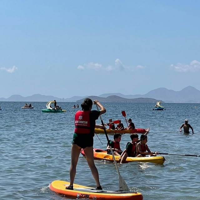  Praticare paddle surf 
