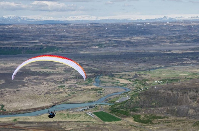  Volare in parapendio
