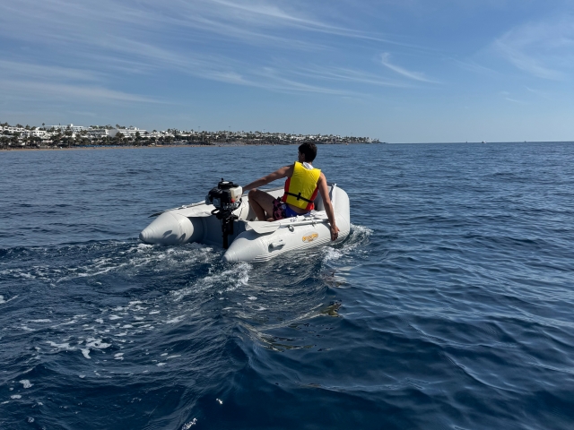 Alquilar lancha sin titulación en La Graciosa, 8h