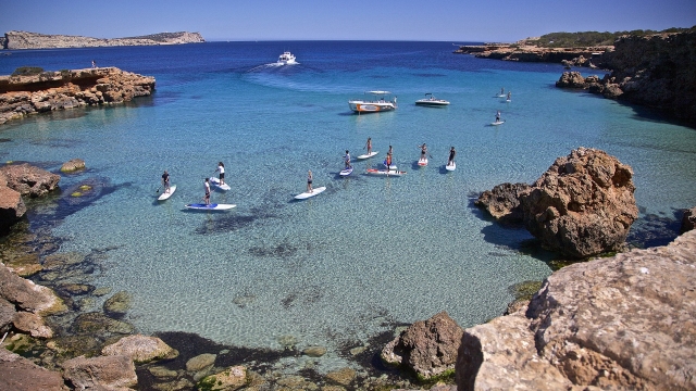  Paddle surf on the coast of Ibiza 