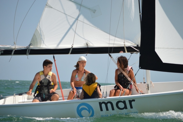  Acampamento de vela 