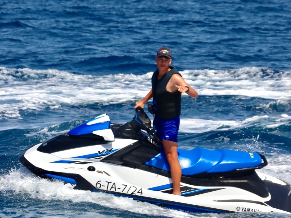  Aquatic motorcycle ride 