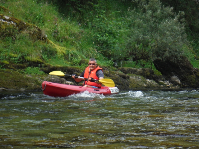  Canoe descent 