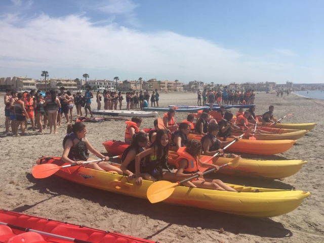  Kayaks prêts à naviguer 