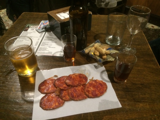 Weinprobe mit Tapa 