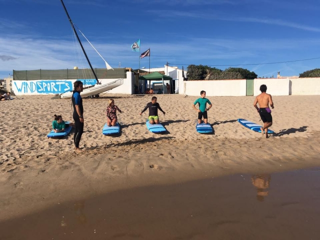  Poses surfing 