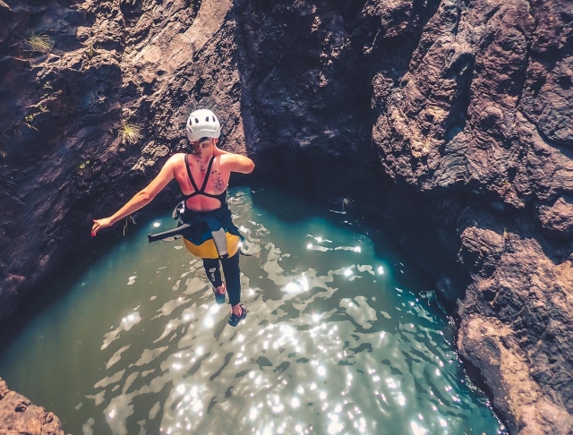  Sauter dans l'eau