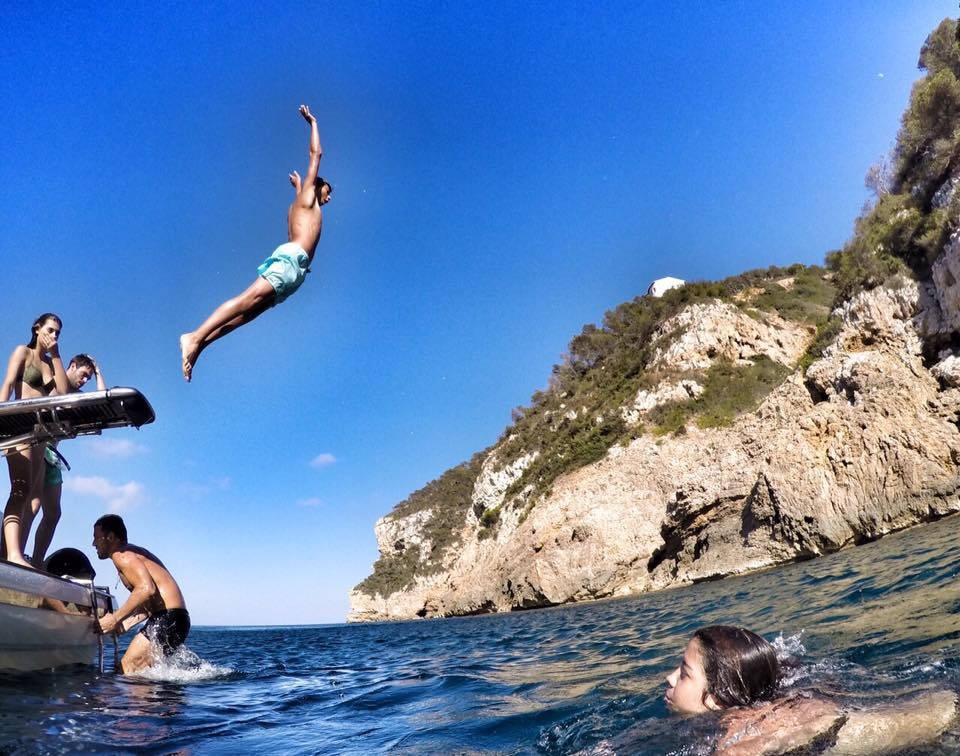  Salto dell'angelo in acqua 