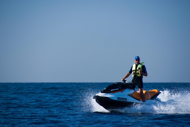  Sailing on a jet ski 