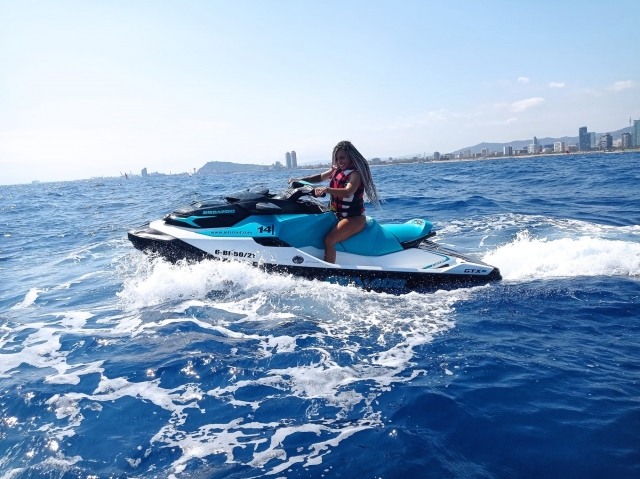  Drive your jet ski and get to know the beaches of Barcelona 