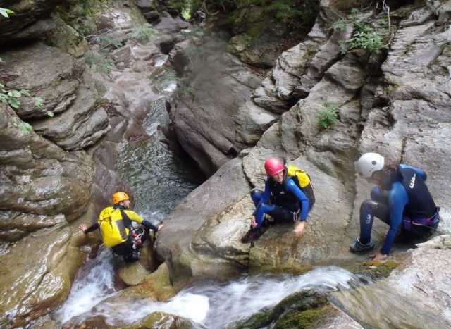  Sitting down to descend