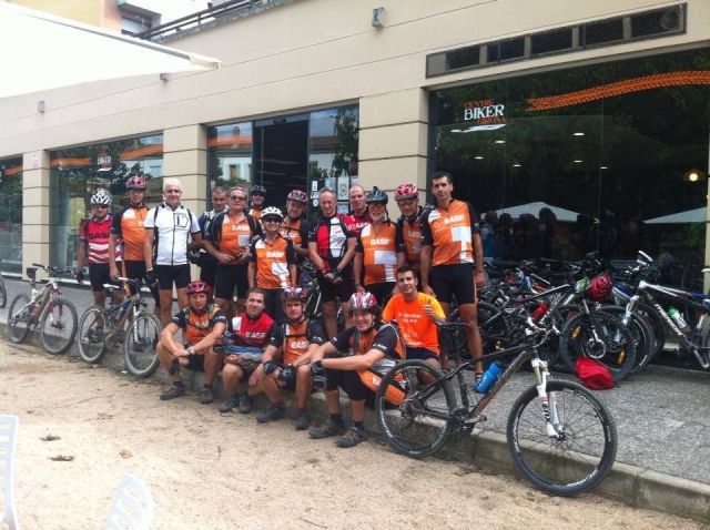  Grupo de ciclistas 