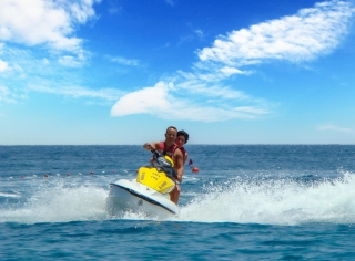 Water Moto Circuit Playa de la Gaviota, 15min