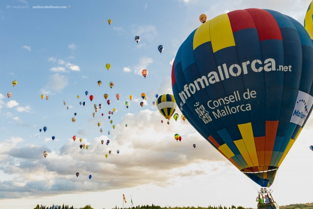  Hot air balloon in the Balearic Islands 