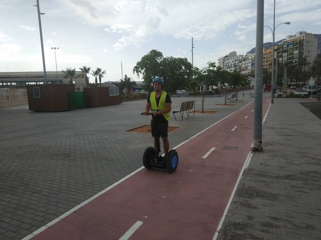  Segway along the lane 
