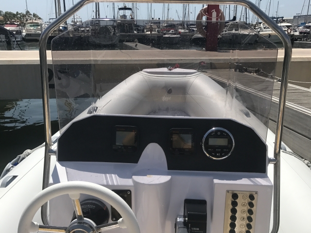  Lancha Rental Predator 599