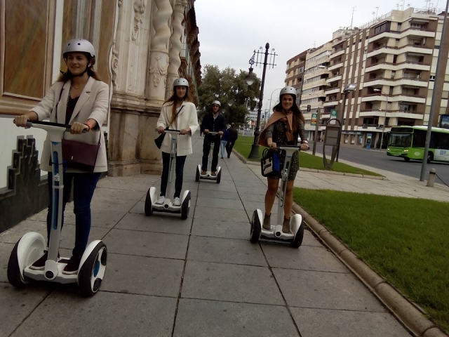  Camminare lungo il percorso in Segway