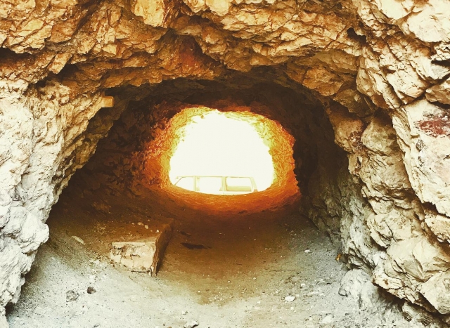  Mit dem 4x4 eine Höhle besichtigen