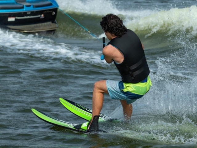  Ski aquatique