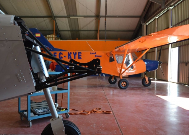  Warten im Hangar 