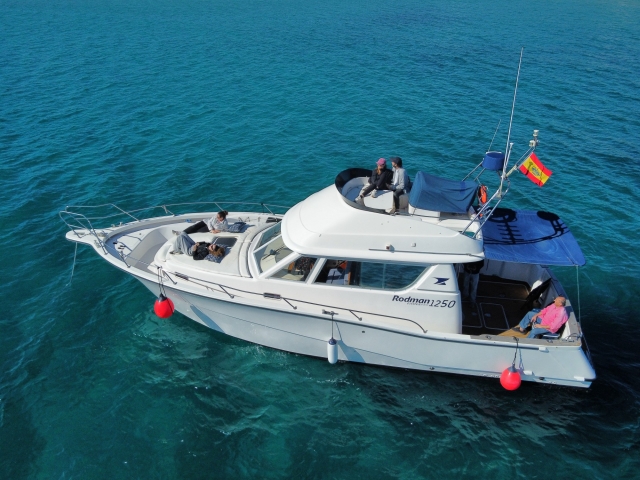 Team building en barco en Ibiza, 8 horas