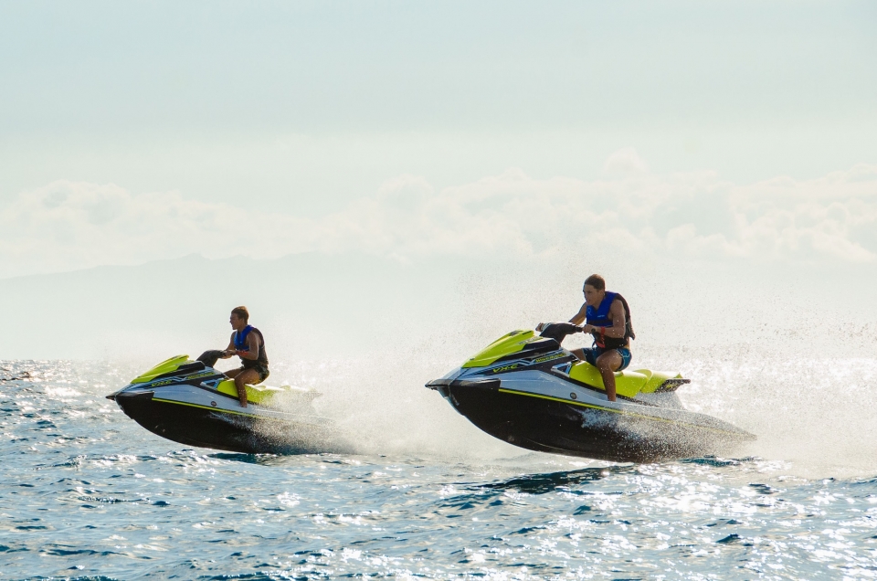 Single-seat jetskis 