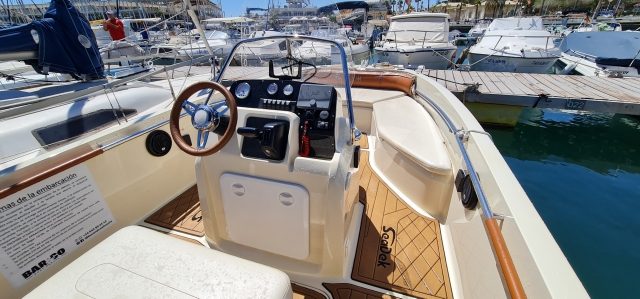  Bateau prêt à être loué