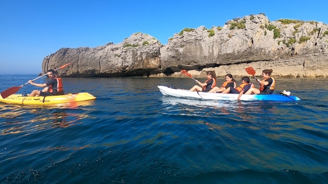  Dia de canoa com a família 