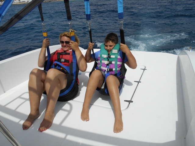 Comenzando la sesion de parasailing