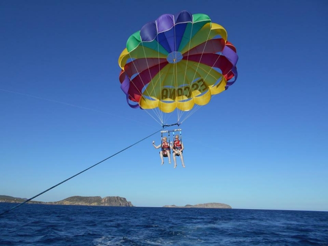 Sesion de parascending en Ibiza