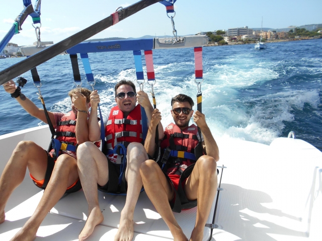 Listos para despegar con el parasailing