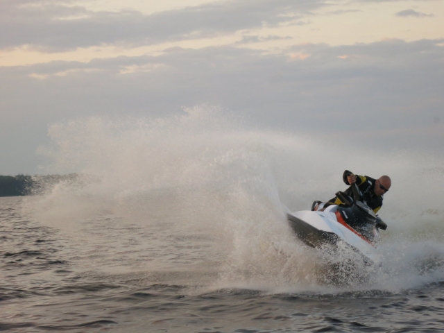  Beschleunigung des Jetskis durch L'Escala
