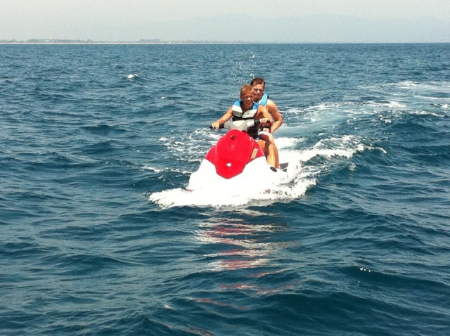  Vollgas im Zweisitzer-Jet Skifahren in Girona 