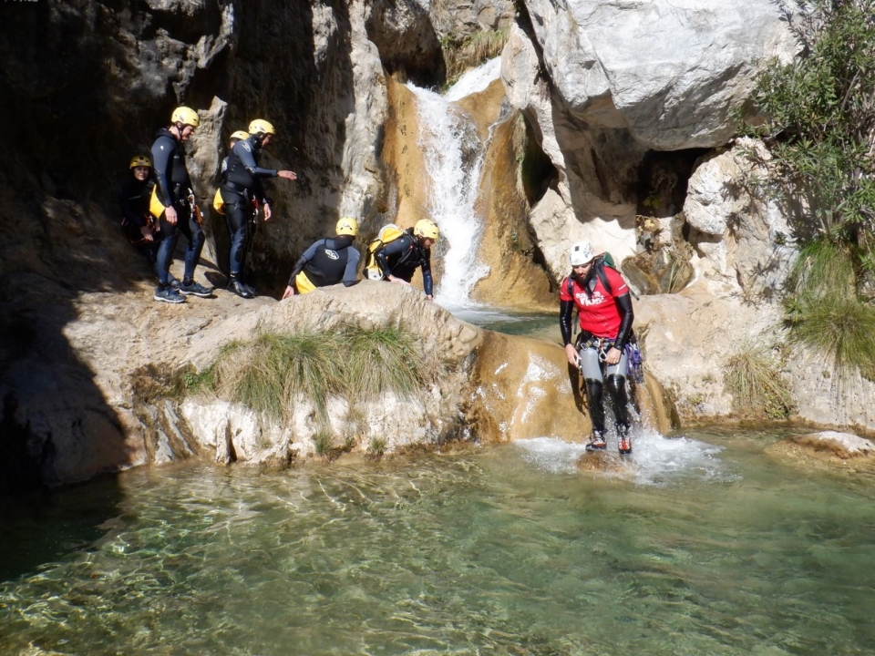 Group of friends enjoying the adventure of Barranquismo 