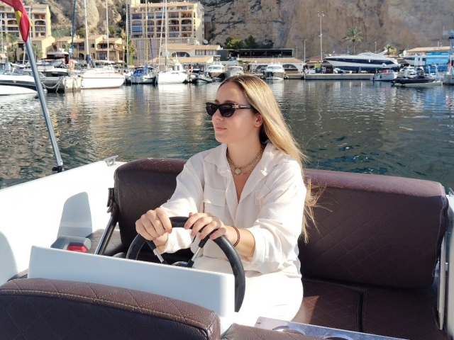 Alquiler lancha sin licencia Marina Greenwich, 4h