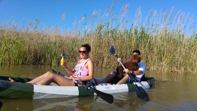 Disfruta de una ruta en kayak por el Parque Natural del Estrecho