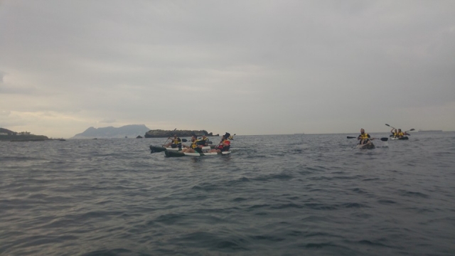  Sail aboard a kayak 