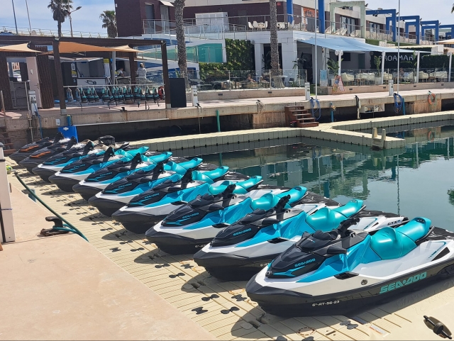 Jetskis biplaza listos para la aventura