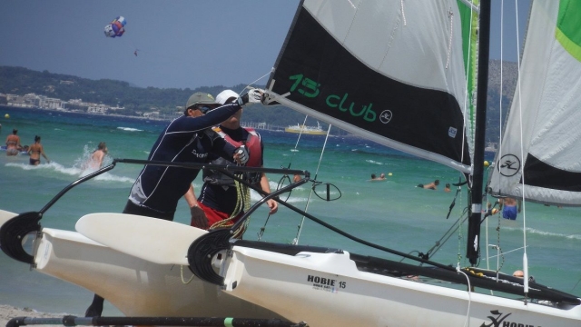 Cusro de catamarán en Muro