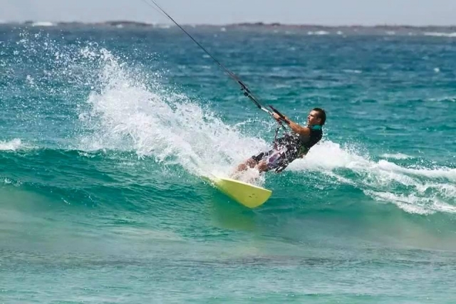  Learning Kitesurfing 