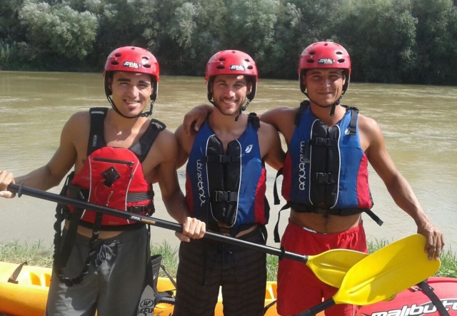  Professional instructors 