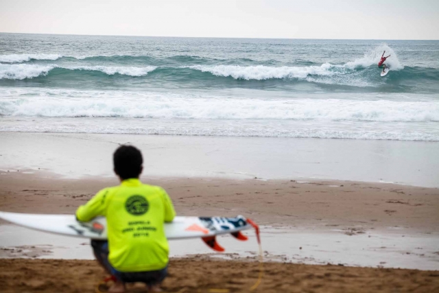  Osservando le onde dalla riva 