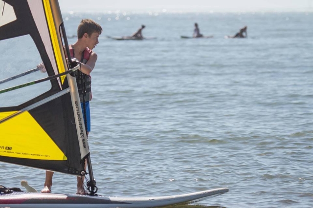  Das Meer und das Windsurfen genießen 