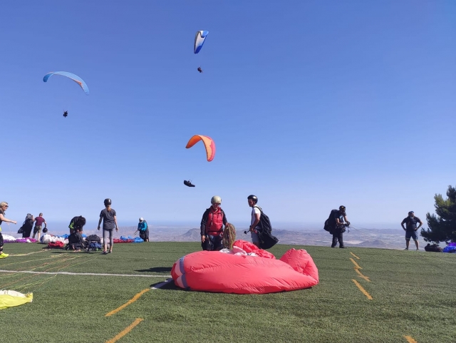 Akrobatischer Gleitschirmflug in Alicante 