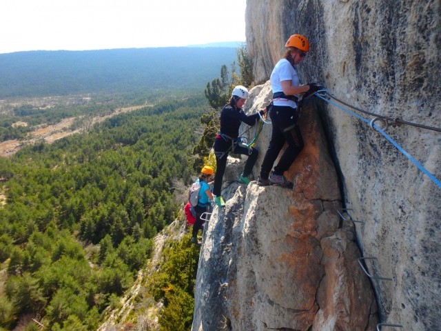  Escalader les parois rocheuses 