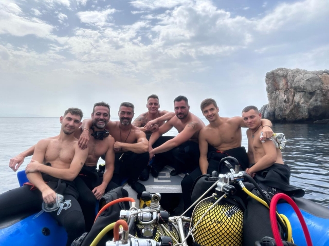  Gruppo di amici pronti a immergersi