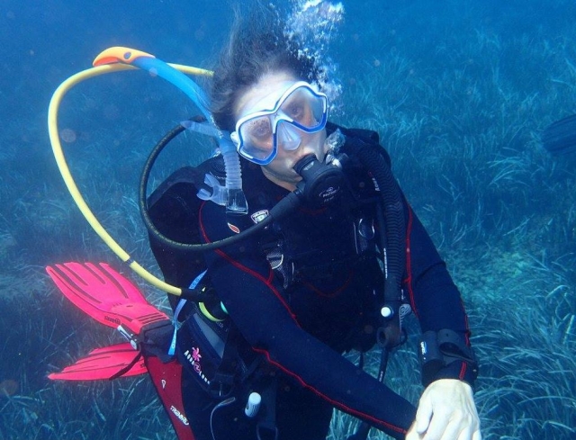  Practicing diving 