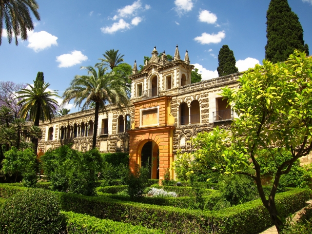  Gardens and exterior of the Royal Alcazar